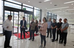 热烈欢迎西安市交通局领导一行莅临淘丁集团参观考察缩略图