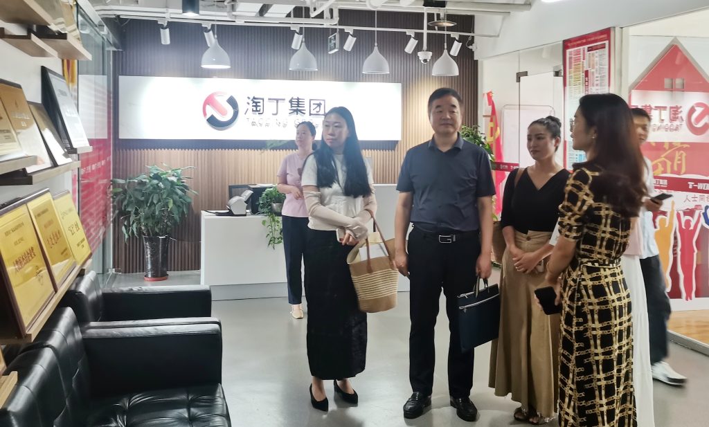 校企合作促发展!西安科技大学高新学院一行莅临淘丁集团参观交流,共话科技新趋势插图 校企合作促发展!西安科技大学高新学院一行莅临淘丁集团参观交流,共话科技新趋势插图