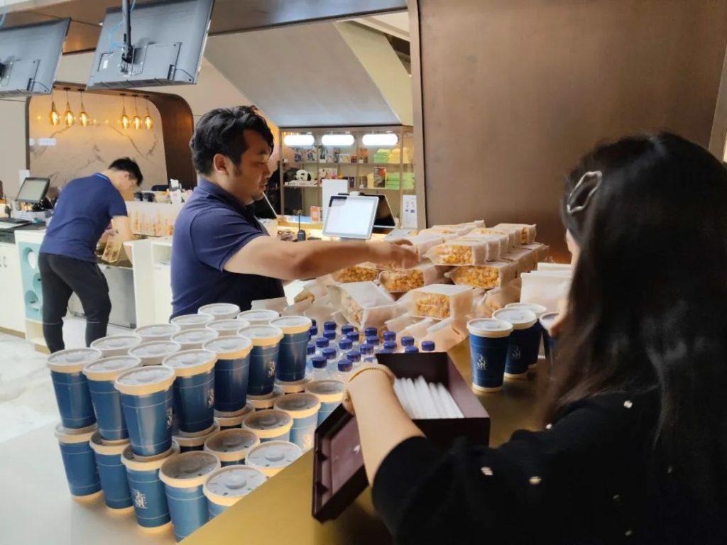 淘丁企服四季度团建 | 一场光影盛宴，凝聚团队力量！插图