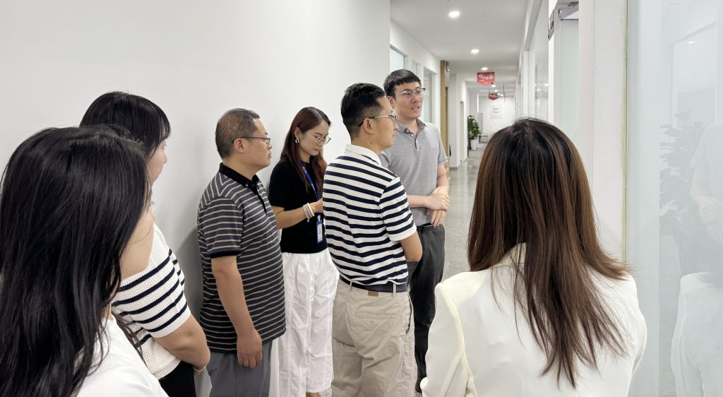 校企融合促发展!延安大学领导一行莅临淘丁集团参观交流插图 校企融合促发展!延安大学领导一行莅临淘丁集团参观交流插图