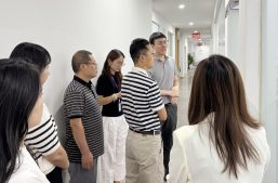 校企融合促发展！延安大学领导一行莅临淘丁集团参观交流缩略图