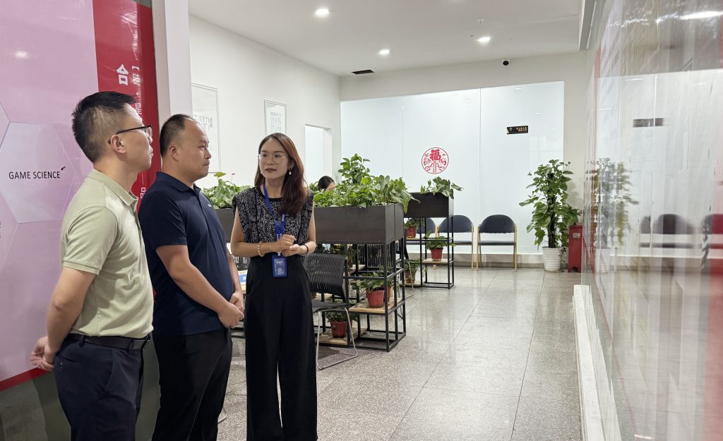 淘丁快讯 | 重庆市永川区大数据发展局副局长黄冰冰一行莅临淘丁集团参观交流插图